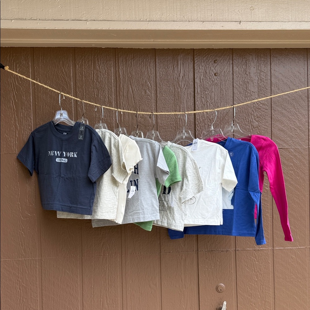 Bundle of 9 New With Tags Gap Kids Graphic T-Shirts - Assorted Colors
